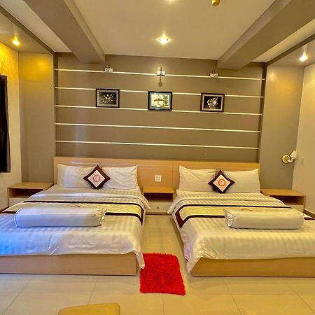 Phuc Hung Hotel Rạch Giá Buitenkant foto