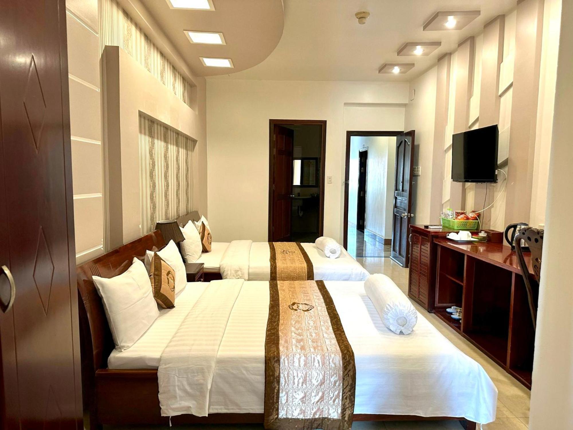 Phuc Hung Hotel Rạch Giá Buitenkant foto
