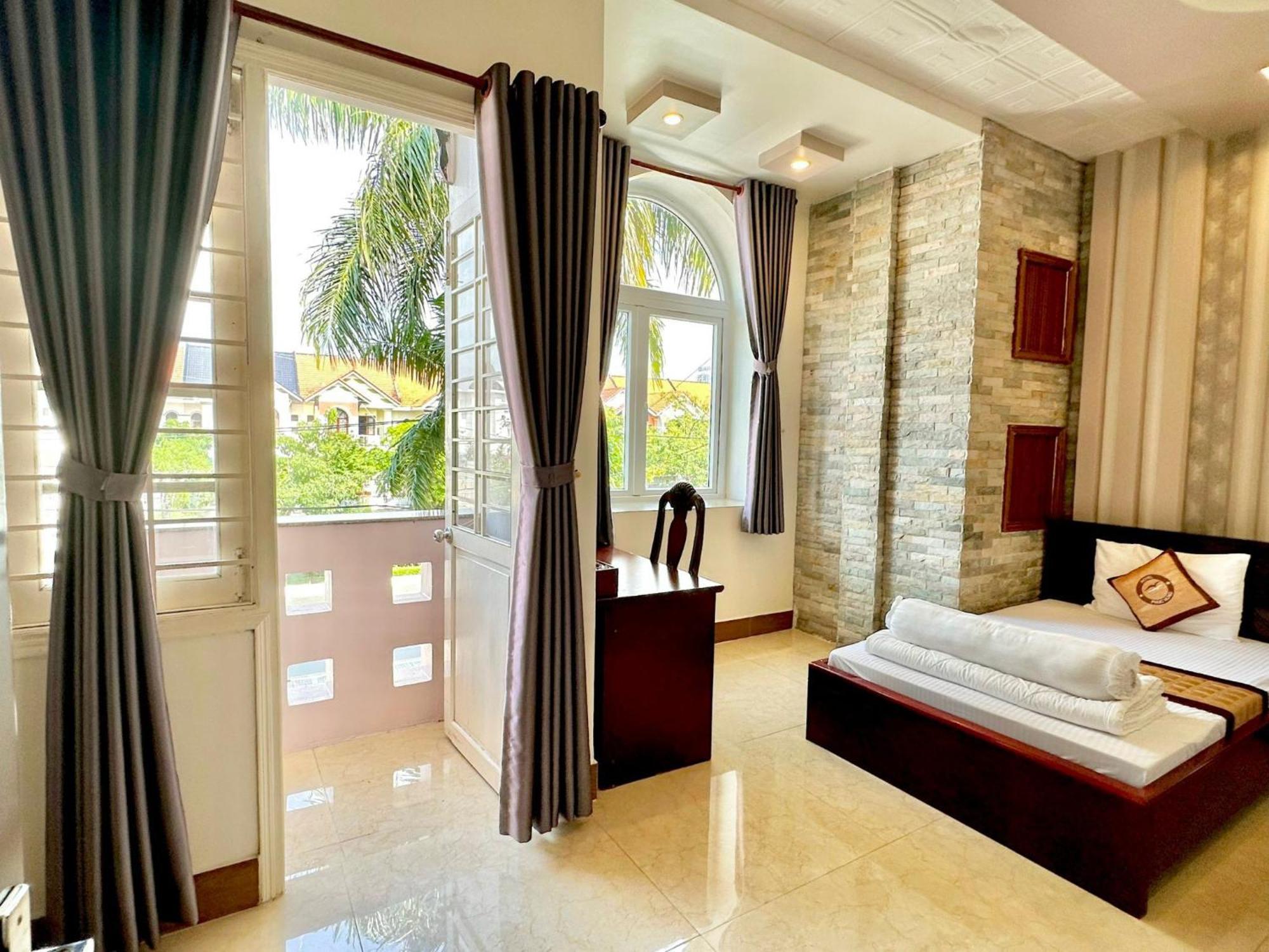 Phuc Hung Hotel Rạch Giá Buitenkant foto