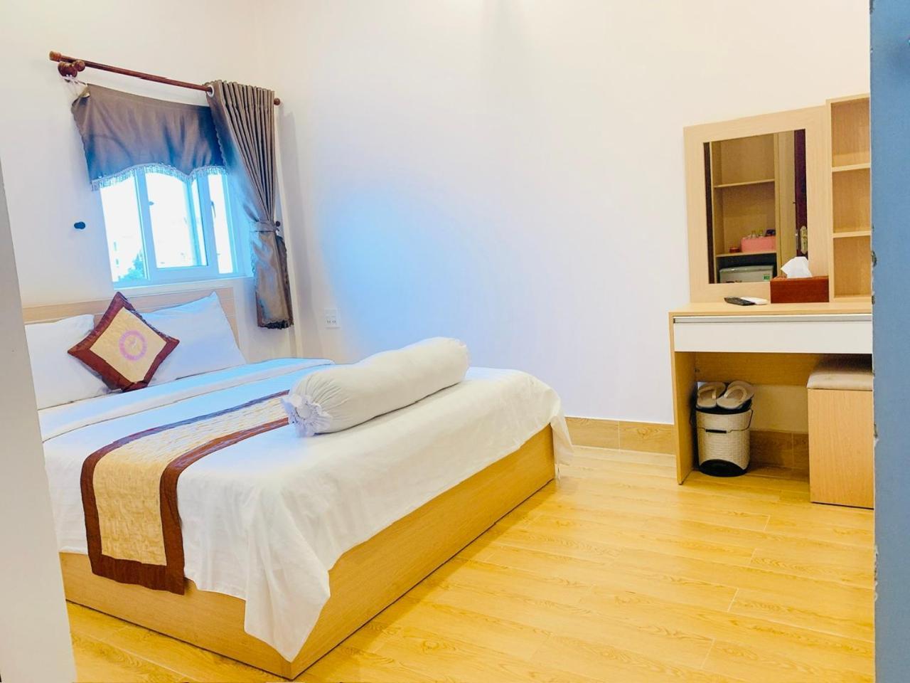 Phuc Hung Hotel Rạch Giá Buitenkant foto