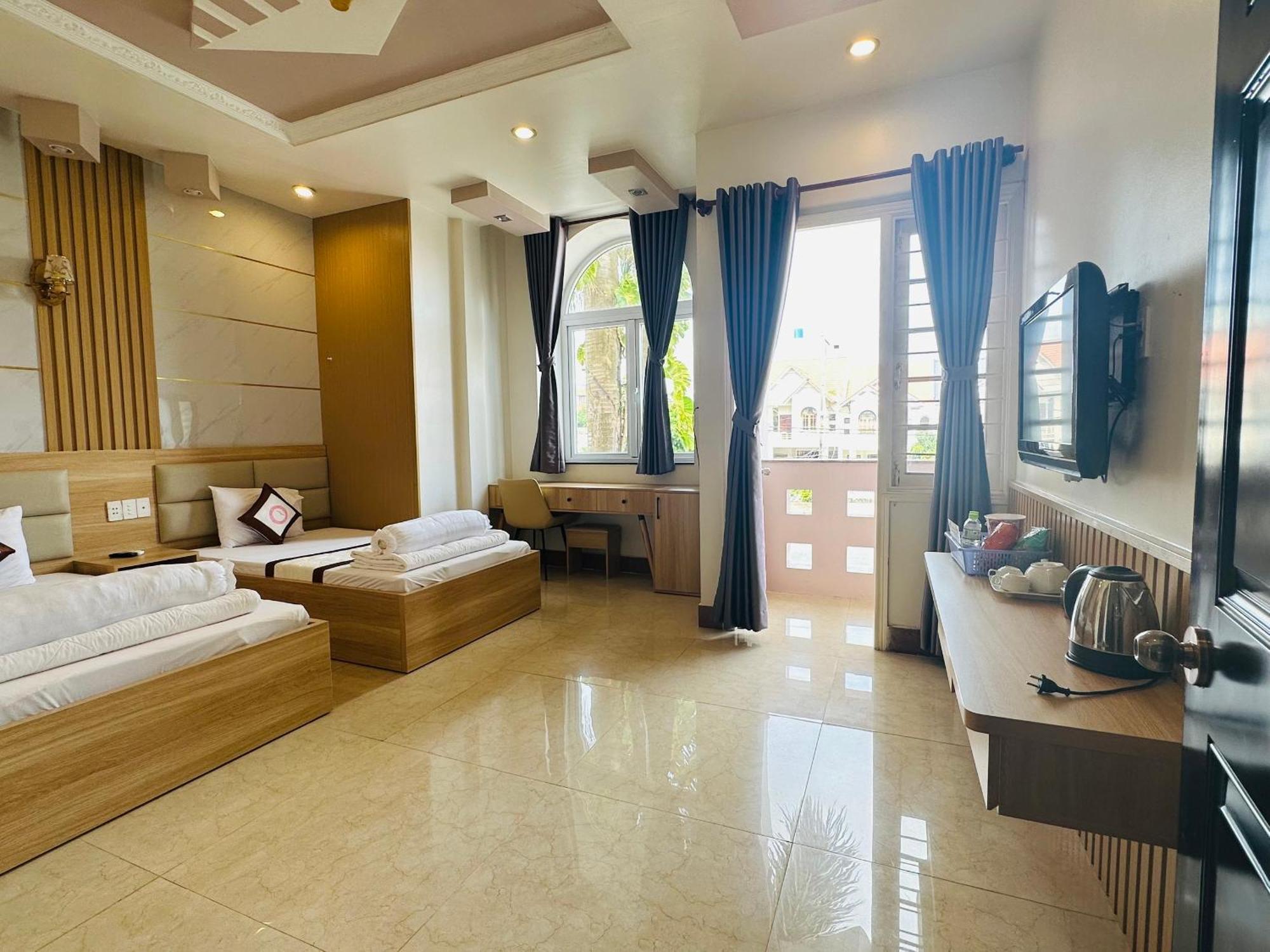 Phuc Hung Hotel Rạch Giá Buitenkant foto