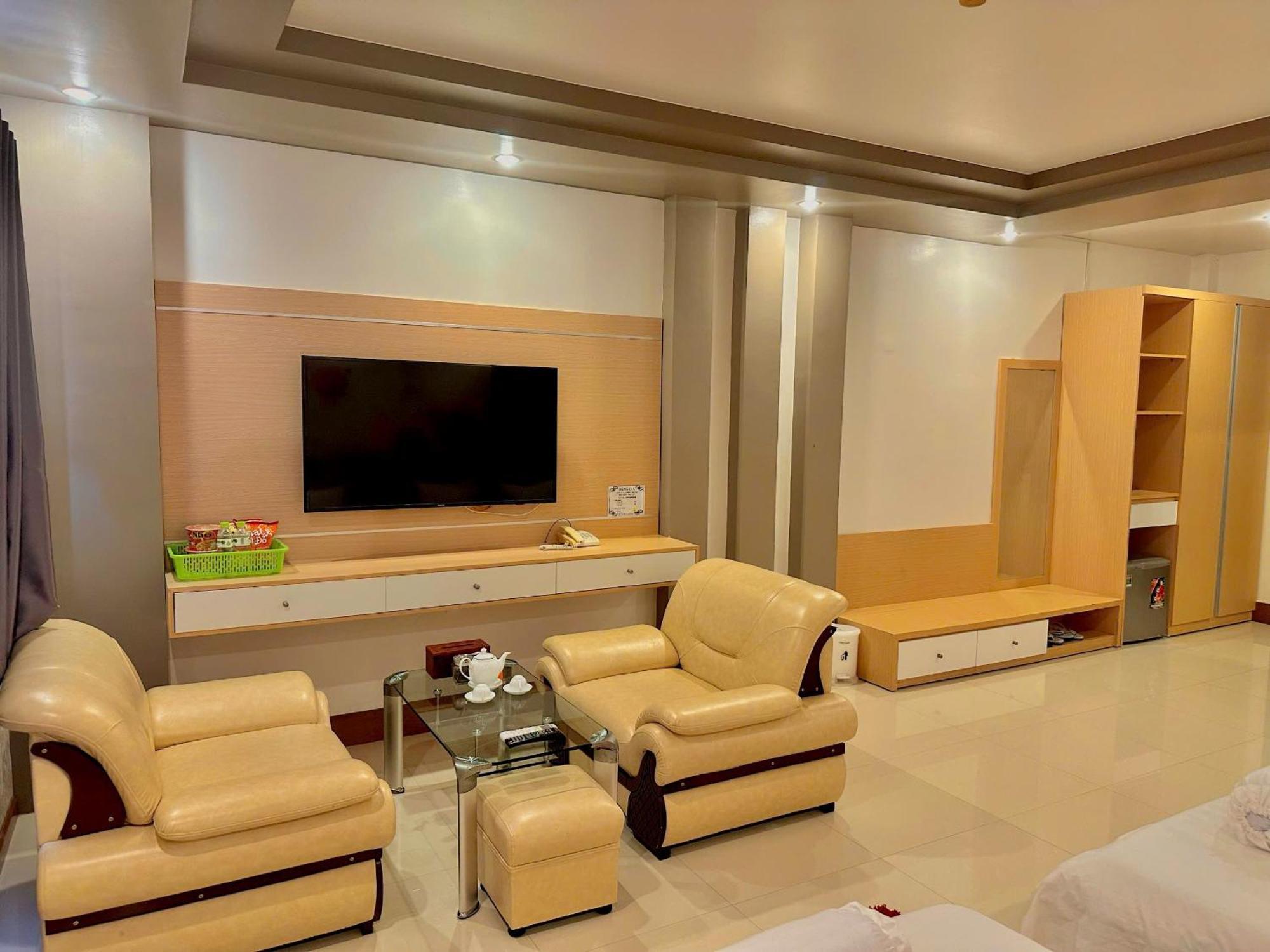 Phuc Hung Hotel Rạch Giá Buitenkant foto